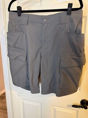 Duluth Trading Co Flex Dry On The Fly Gunmetal 9” Cargo Shorts for Men